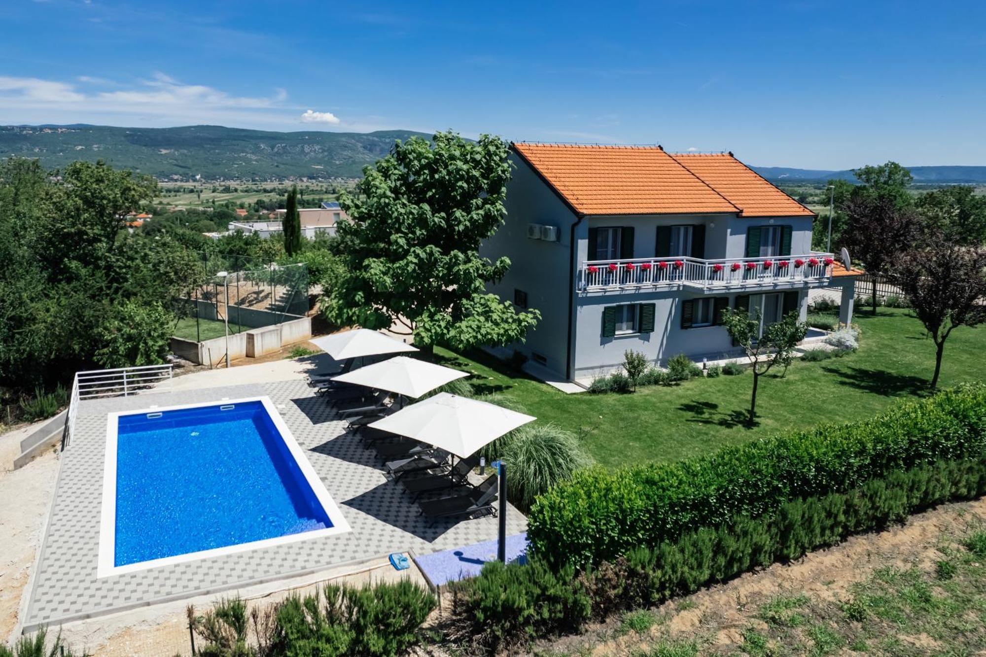 Villa Matko - Family Destination Zmijavci Buitenkant foto